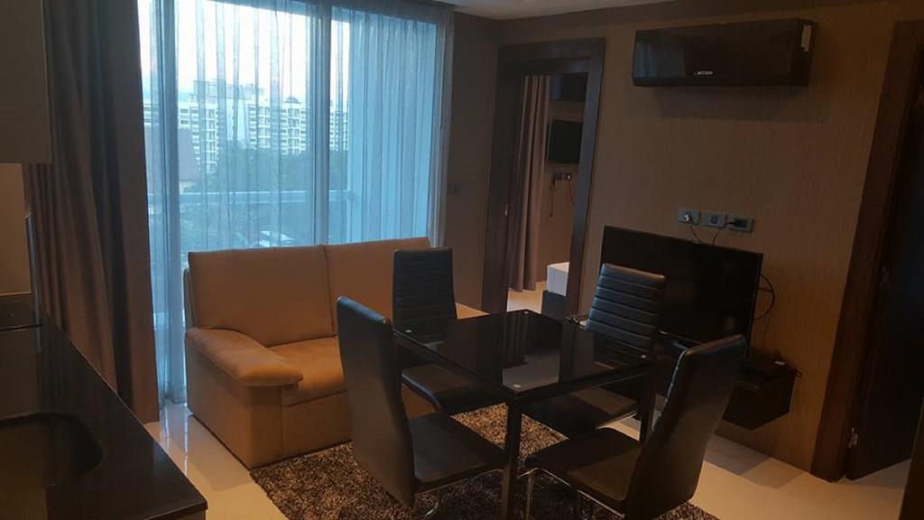 Serenity Wongamat Apartments Pattaya Esterno foto